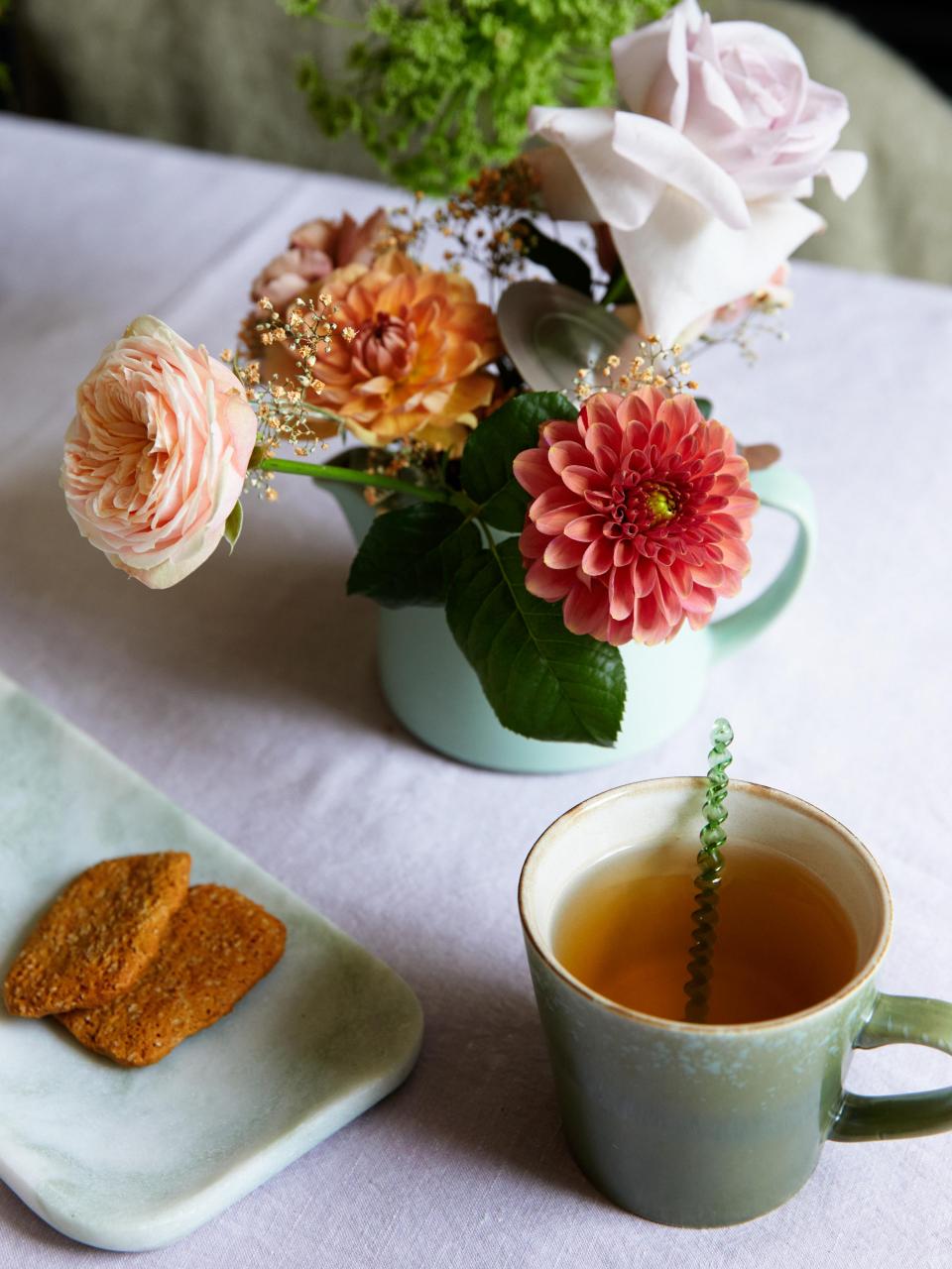 THEEPOTTEN VOL TROOST ÉN BLOEMEN Mooiwatbloemendoen.nl