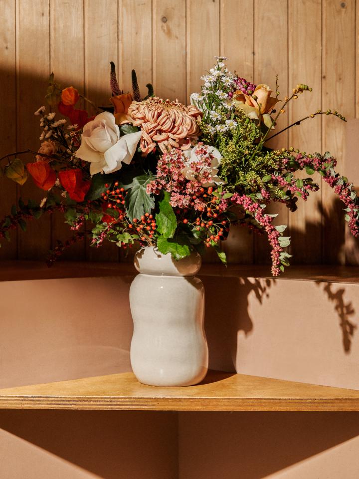 boeket met herfstbloemen | chrysant, roos, hypericum